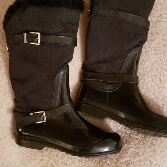 Boots - Picture 3 of 4